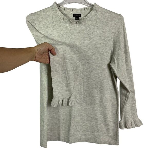 NWT Ann Taylor Factory Light Gray Ruffled Neck & Cuffs Sweater, XL, 3/4 sleeves - Picture 2 of 6